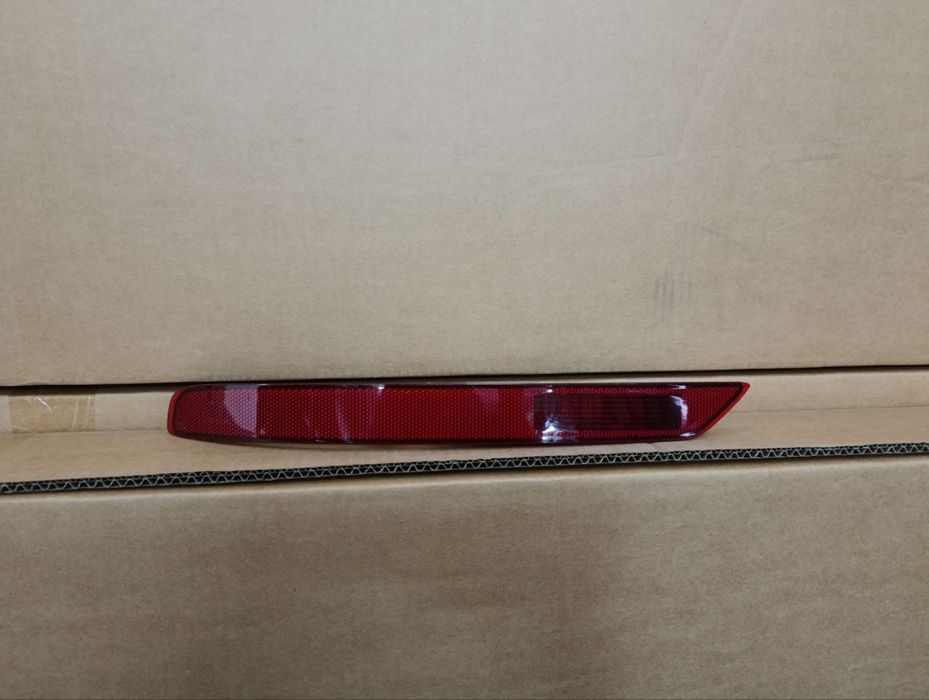 Катафот заднього бамперу MITSUBISHI OUTLANDER 2022-2023