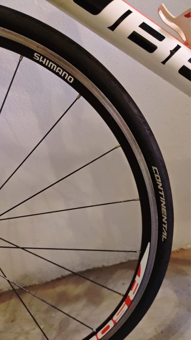 Bicicleta de estrada Cube Peloton – excelente estado + extras