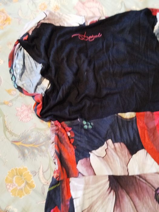 Czarna sukienka w czerwone kwiaty Ołówkowa Desigual M 38