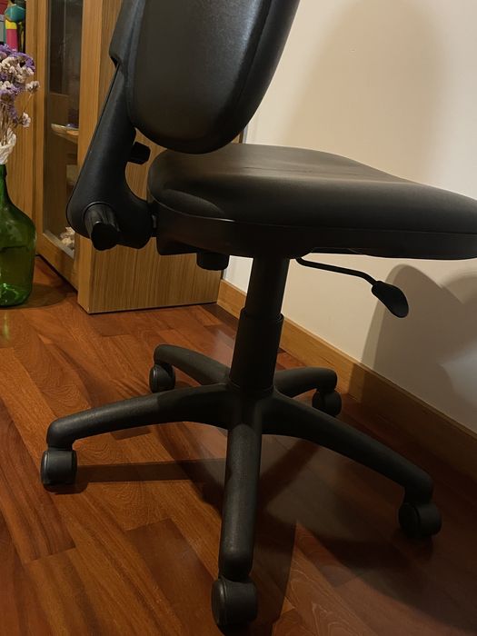 Cadeira de escritório giratória