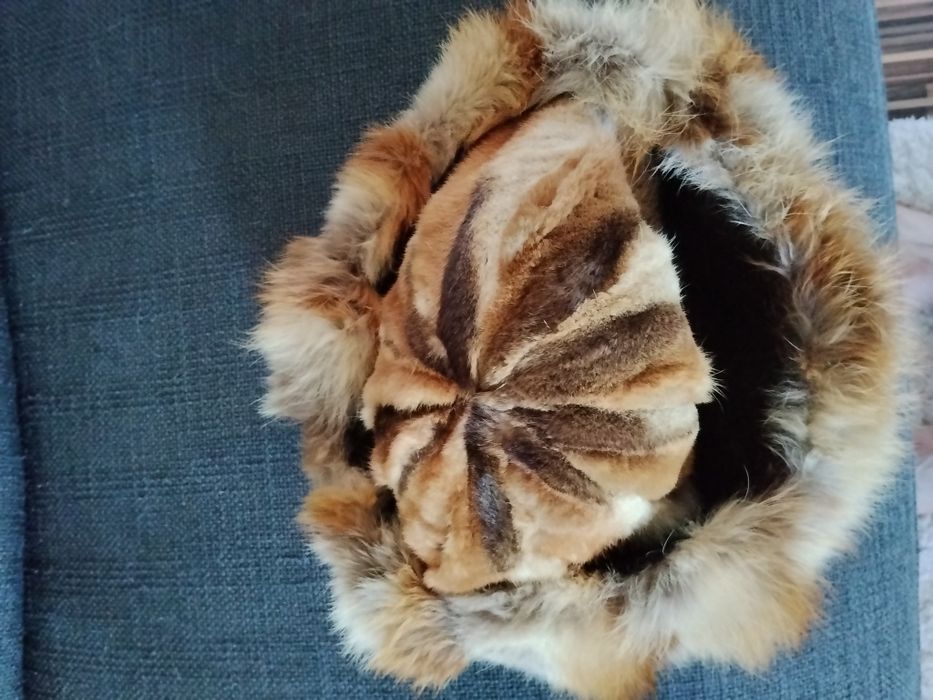 Czapka z naturalnego futra lisa