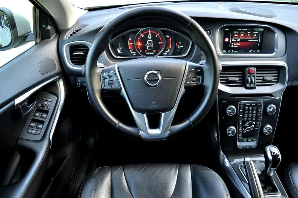 Volvo V40 2.0 D3 150 KM Lift Inscription Full Led Radar Navi Skóra  Full Opcja