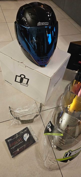 Kask Icon Airflite Black + Cardo Fredcome 4+ JBL