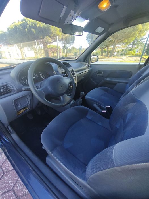 Renault Clio II  1.2 Gasolina 1999