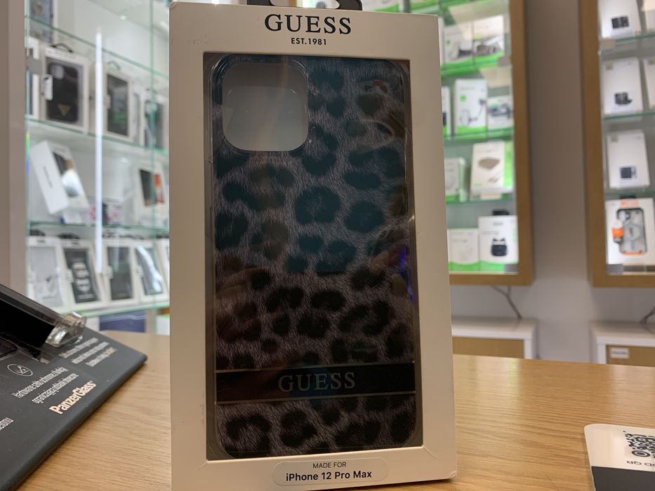 Etui Guess iPhone 12 Pro Max *Różne rodzaje*