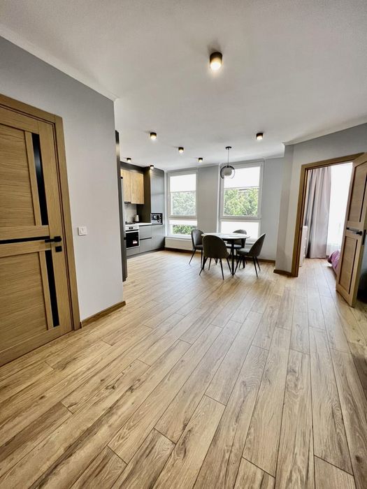 Подобово!2-х кімнатна квартира . Центр.вул. Коновальця 37