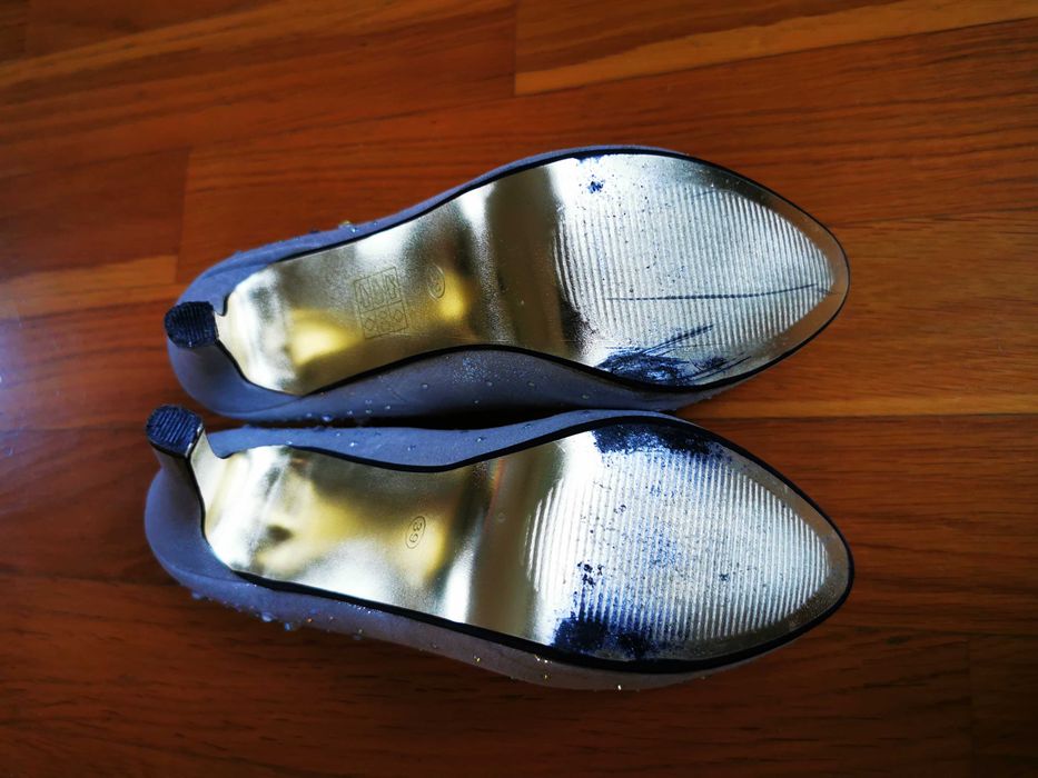 Buty  (szpilki srebrne)