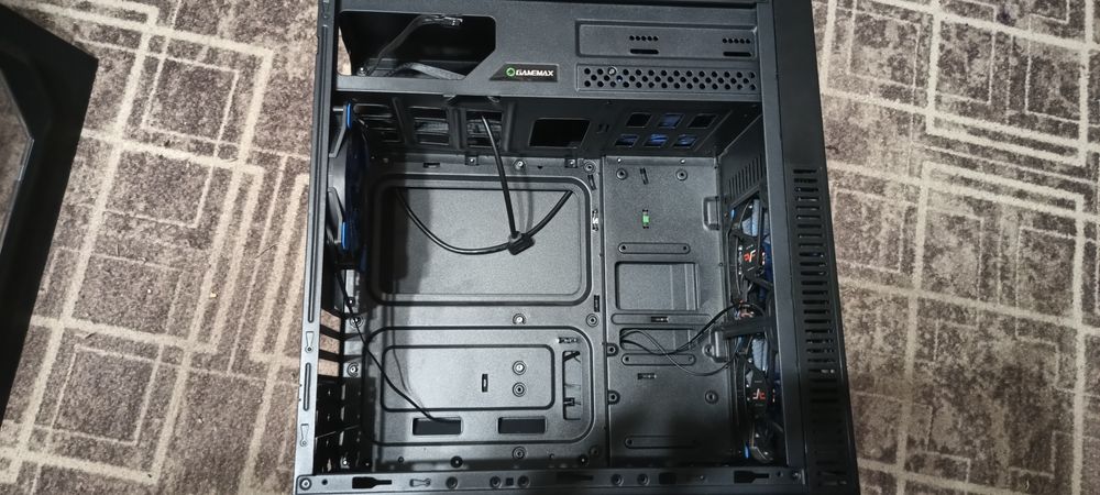 Корпус gamemax с подсветкой + 3 вентилятора