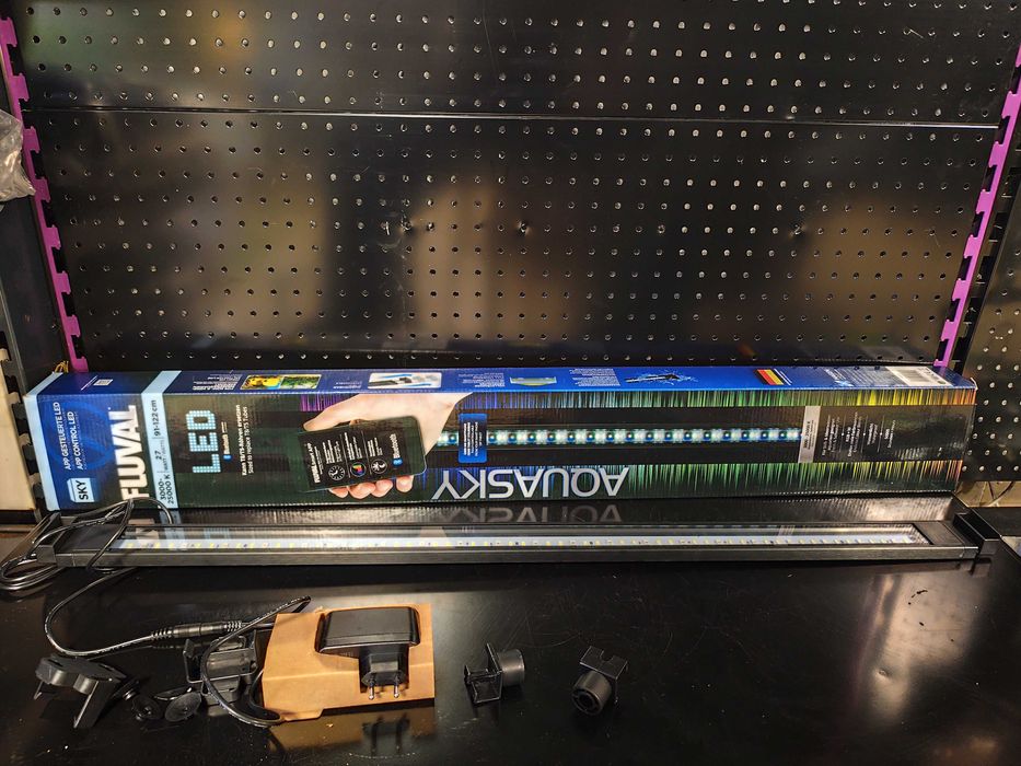 Oświetlenie LED Fluval AQUASKY 27W 91-122cm czarna 3000K-25000K