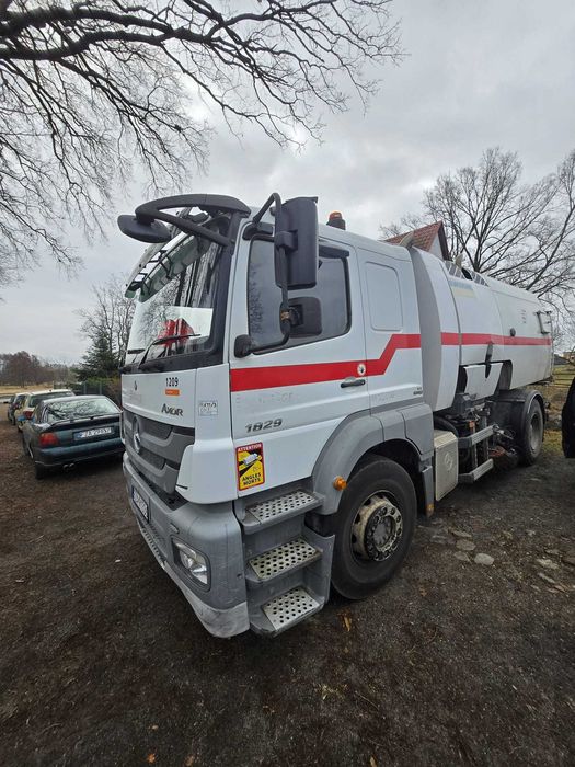 Zamiatanie mechaniczne zamiatarka drogi, parkingi