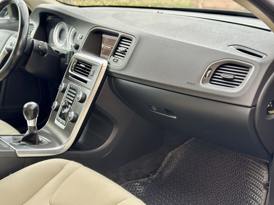 Volvo V60 2013 рік 1.6 diesel