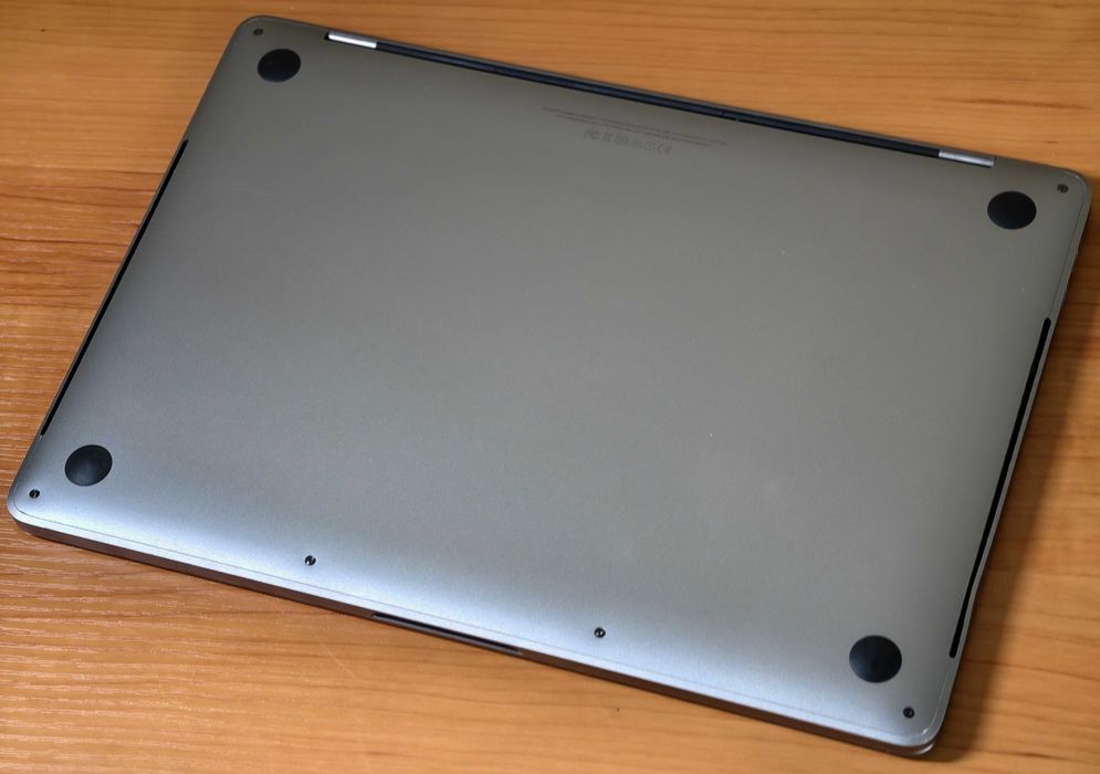 MacBook Pro 13" 2016 8/256 Gb Touch Bar (A1706) Space Gray