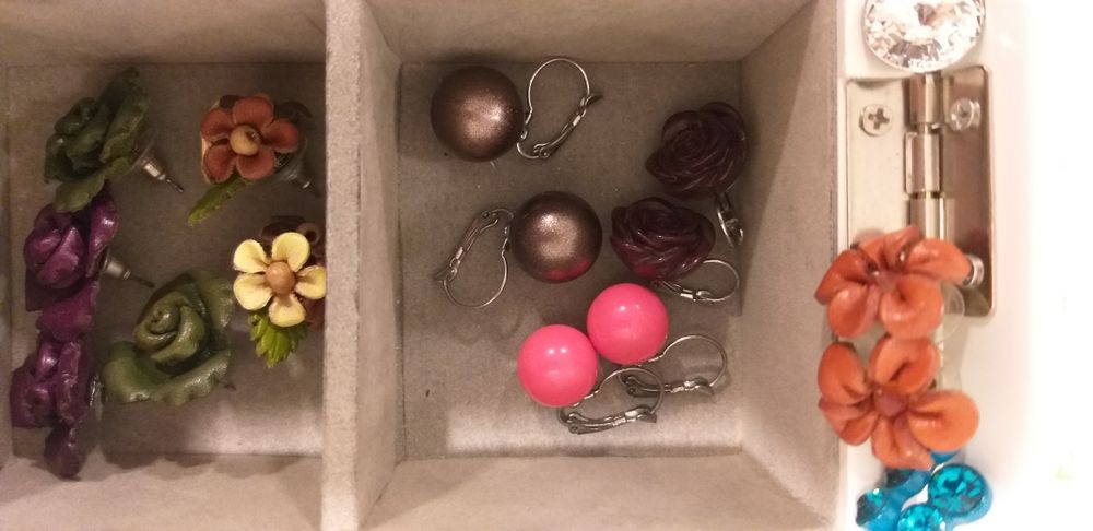 Naszyjniki i kolczyki srebrna i stal