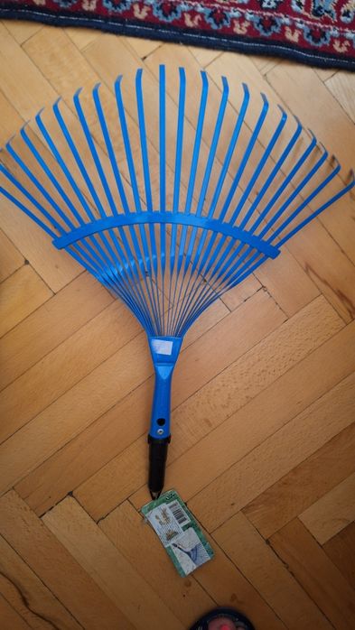 Граблі нові садові