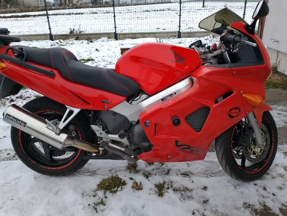 Sprzedam Hondę VFR 800