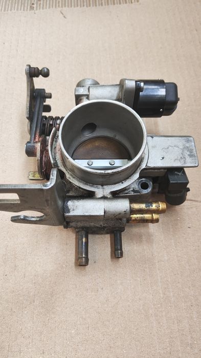 Дроссельная заслонка 1.6 16v Opel Astra G