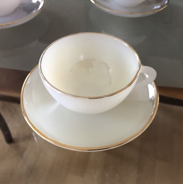 Filiżanki vintage do espresso antyk unikat szkło perłowe mleczne cacko