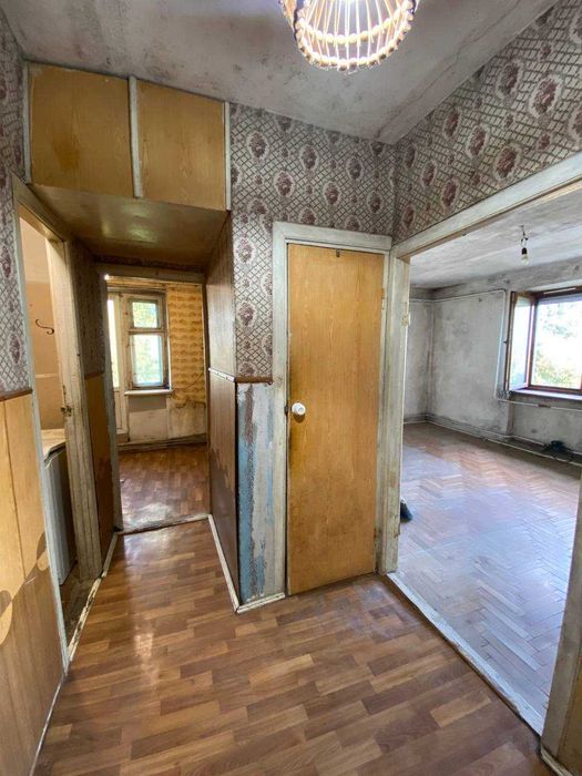 Продам квартиру від власника — під ремонт