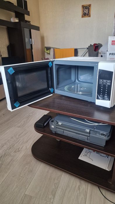Мікрохвильова піч Prime Technics PMW 23963 KW.