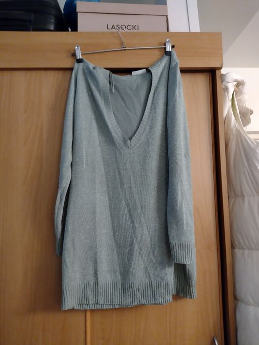Sweter damski z kapturem