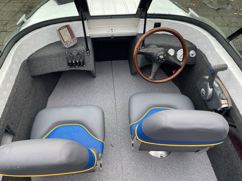 Катер Прогресс 4