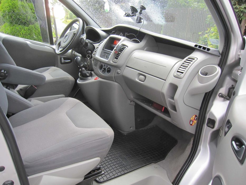 Opel Vivaro 2.0 TOUR 2011