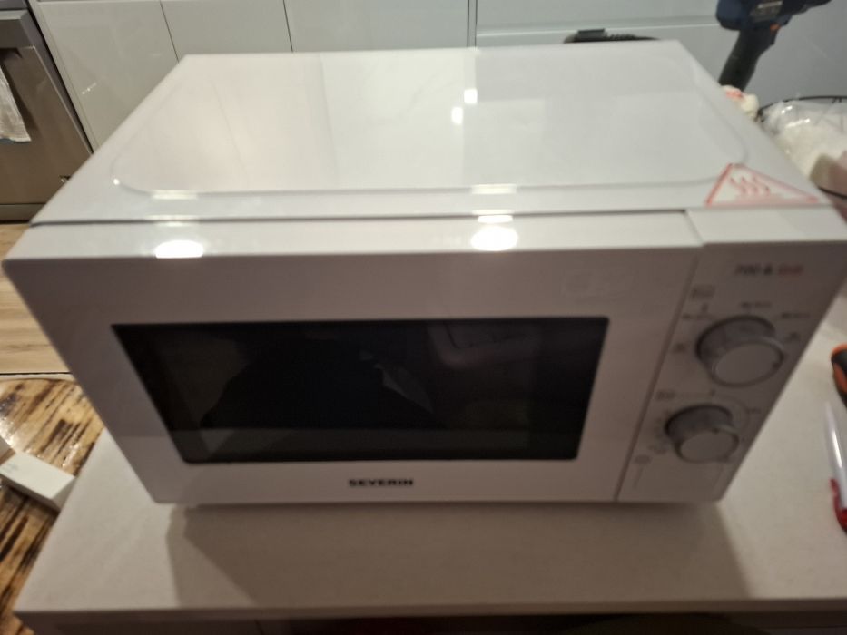 Microondas  Severin 700 & Grill
