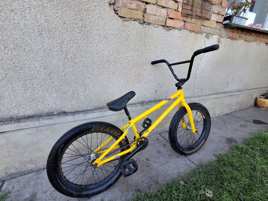 Велосипед BMX 20" Eastern Orbit 20,25" рама 2020, жовтий