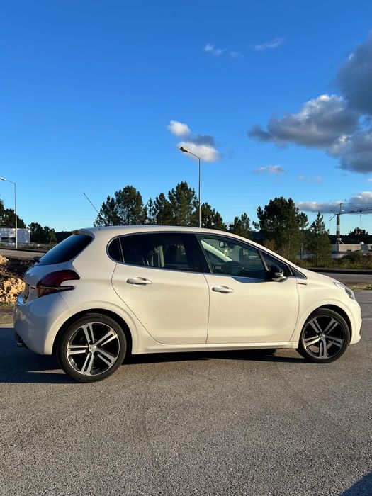 Peugeot208gtline