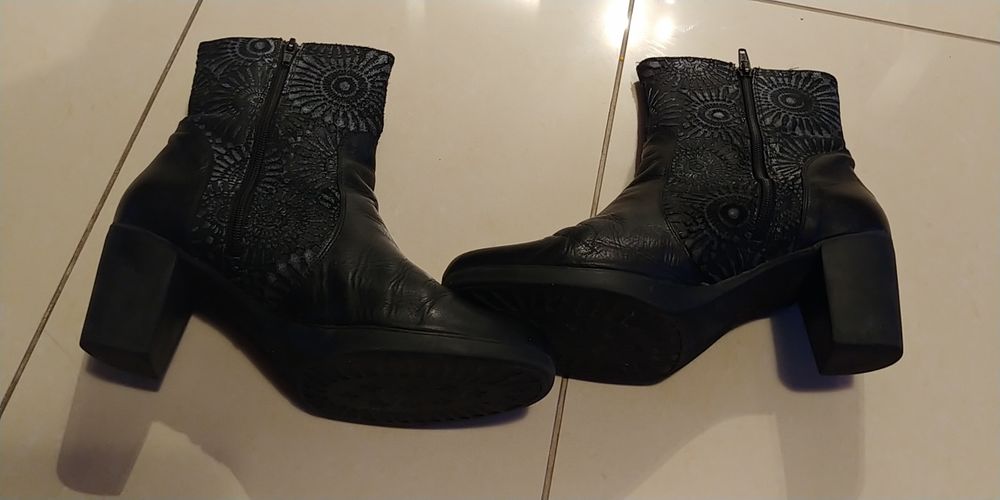 Skórzane Botki na obcasie rozmiar 39.