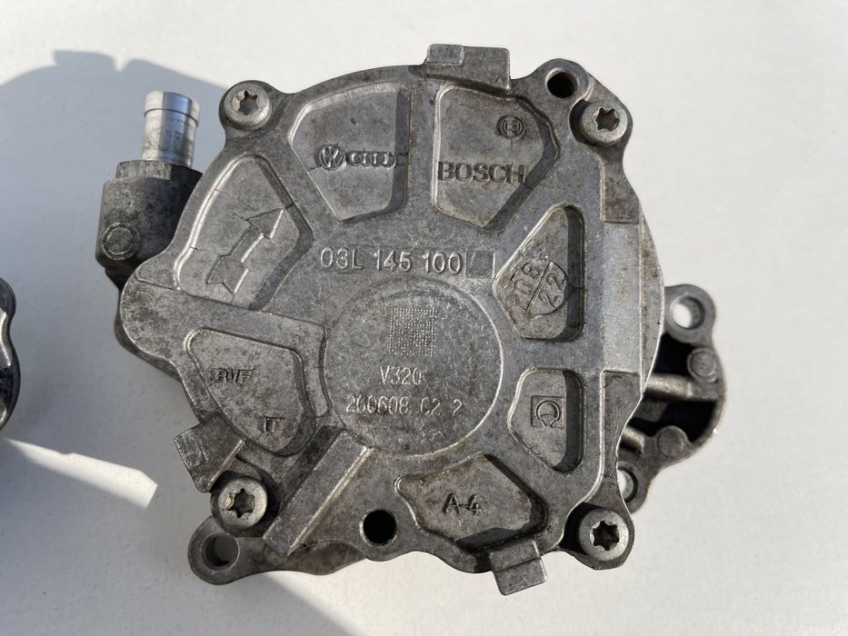 Вакуумный насос Пассат Б6 2.0 TDI 103KW 03L 145 100 насос вакуумний B6