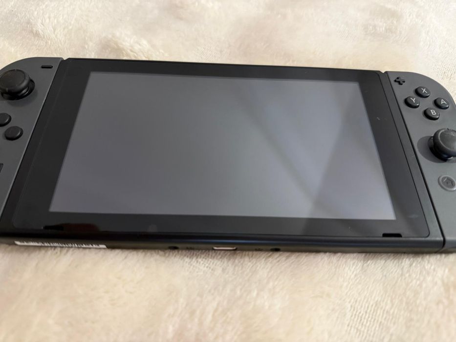 Nintendo Switch – 1. wersja, szare Joy-Cony