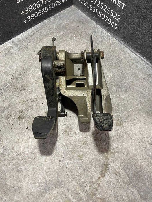 Педальний вузол у зборі гальма щеплення Sprinter W901-W904 9012900419