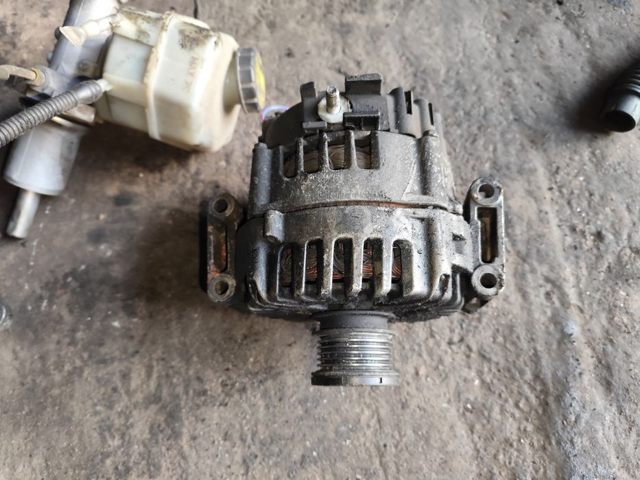 Alternator Mercedes W204 W212 Sprinter W906 2.2 CDI A0131546802