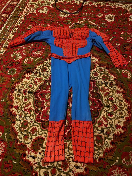 Отдам даром костюм