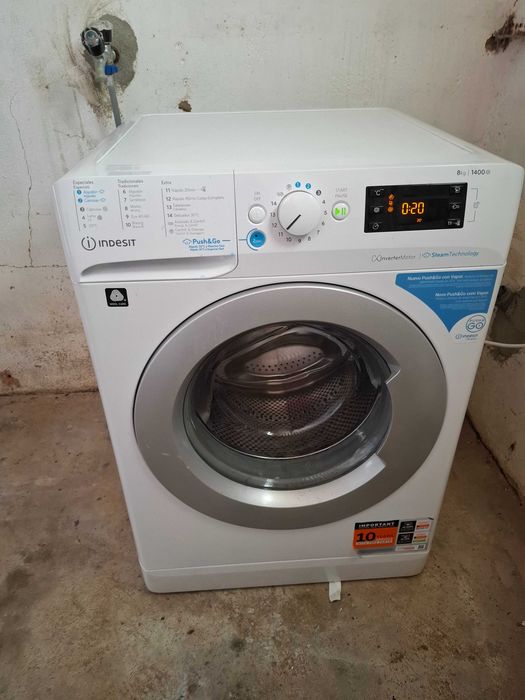 Máquina de Lavar Roupa Indesit 8kg