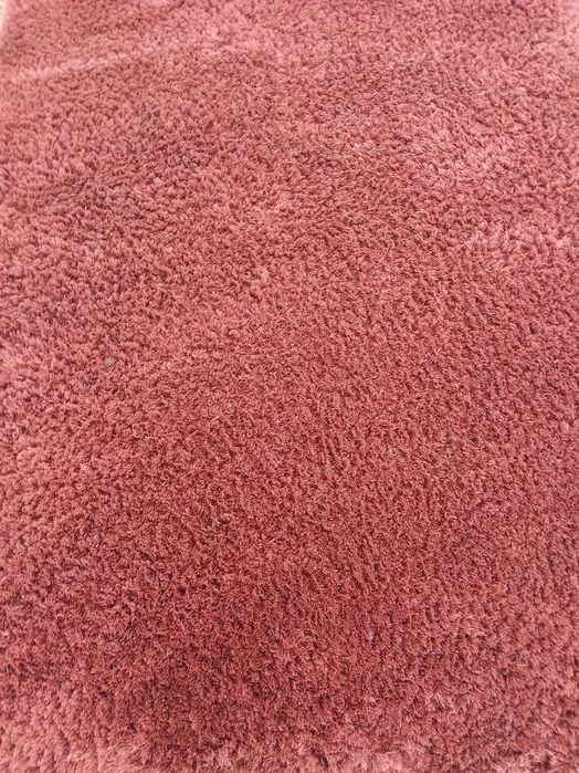 Shag rug.64740282493569122