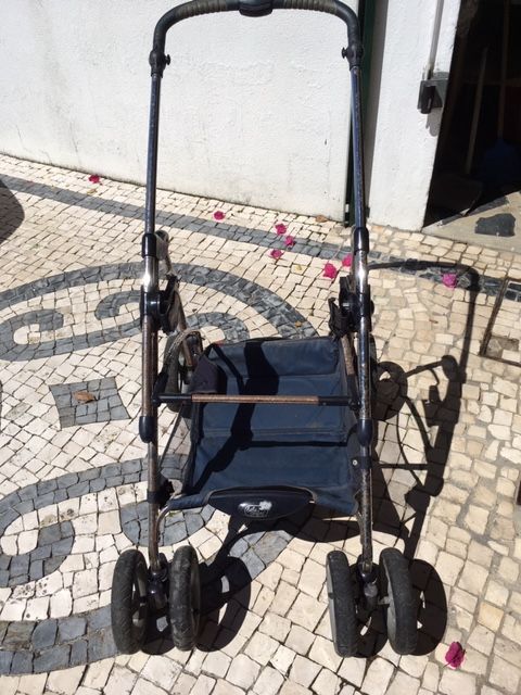 Vendo Artigos de Bébé - Baby coques, Carrinho e Cama de Viagem