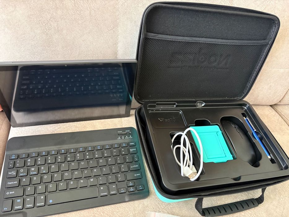 Tablet com acessórios