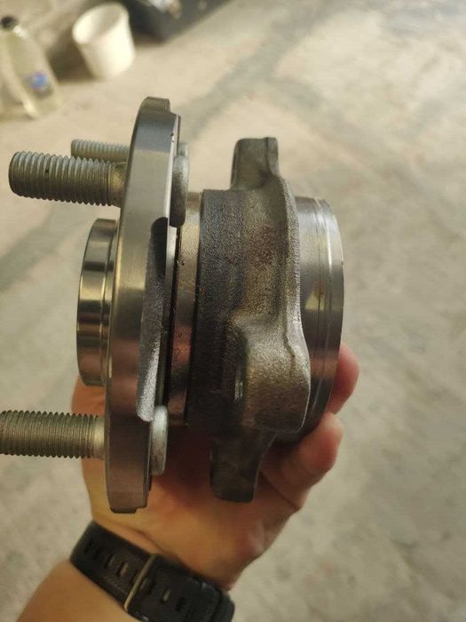 Ступица передняя в сборе Toyota RAV4 2012-2018 HB613259