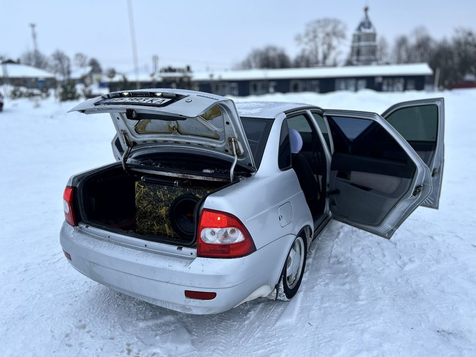 Продам приору 4-газ