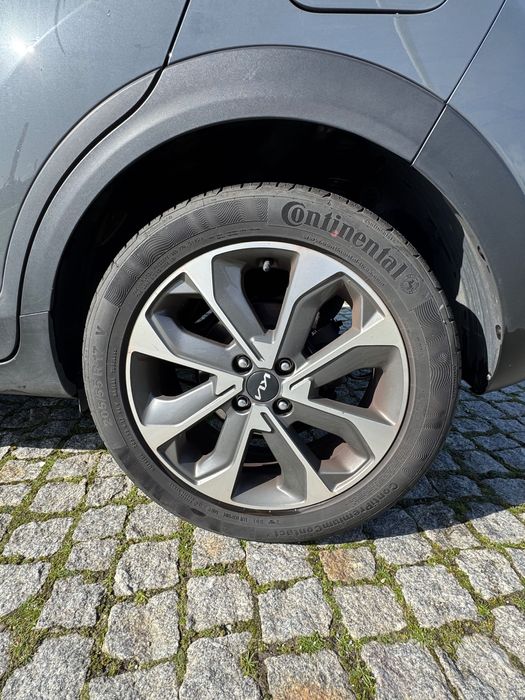 KIA Stonic 1.0 T-GDI Drive Garantia Fábrica Nacional 1 Dono 42.000km