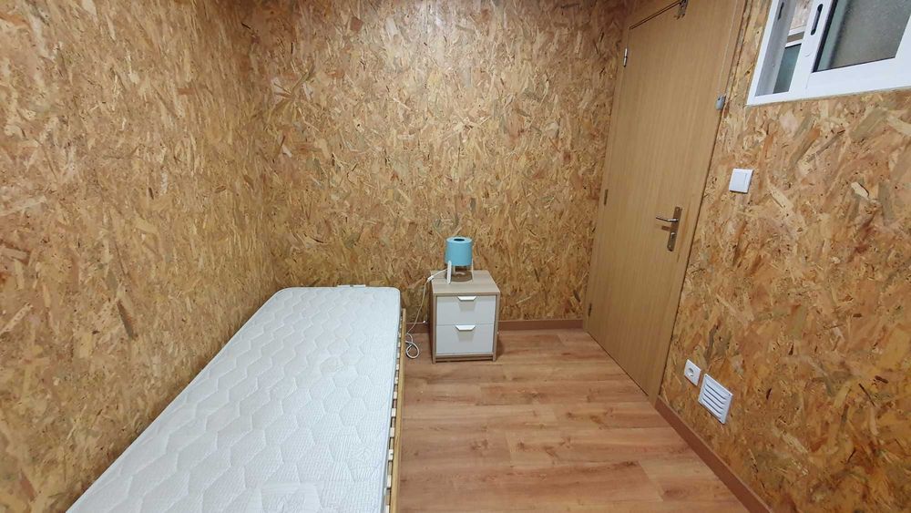 Quarto não fumadores com tudo incluído a 10 minutos de Lisboa e MARL
