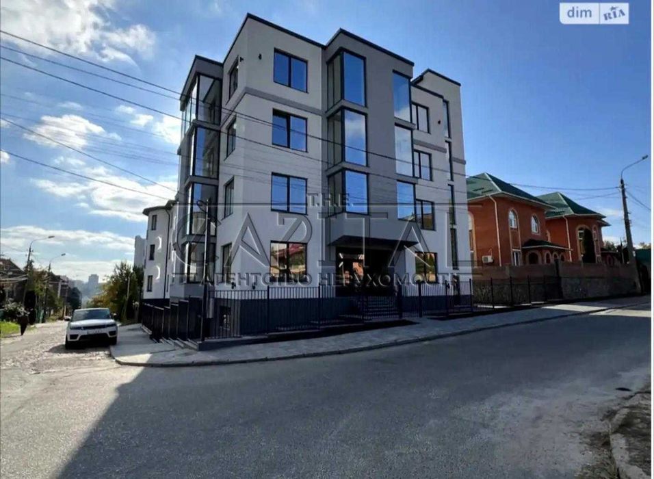 Продаж будівлі комерційного призначення 970 м2 Печерськ, підземний паркінг