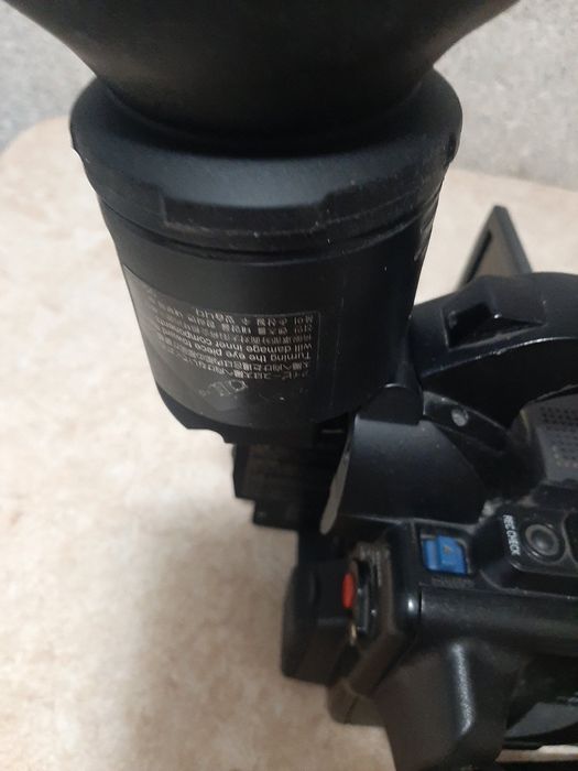 Видеокамера Panasonic DVX100B под ремонт или на запчасти.
