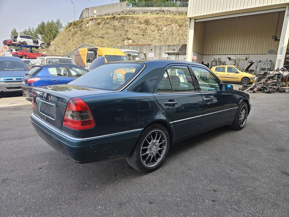 Mercedes-Benz C 250 TD Elegance W202 de 1996 para peças