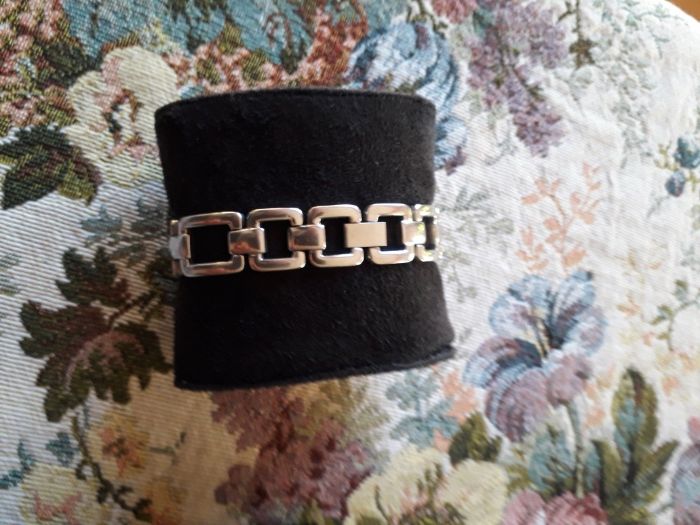 Часы наручные NACAR б/у., требуют вставку камней. Недорого!