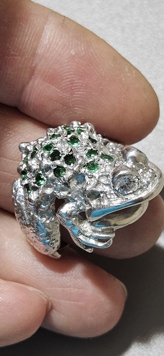 Женское серебряное кольцо