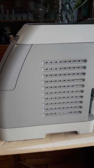 Цветной лазерный принтер HP Color  Laser Jet 1600