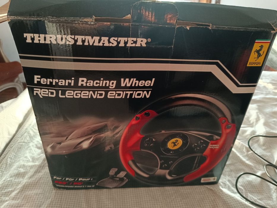 Volante Thrustmaster Ferrari Red Legend Edition